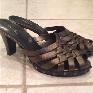 Preview International Bronze Leather Heals SZ 9M